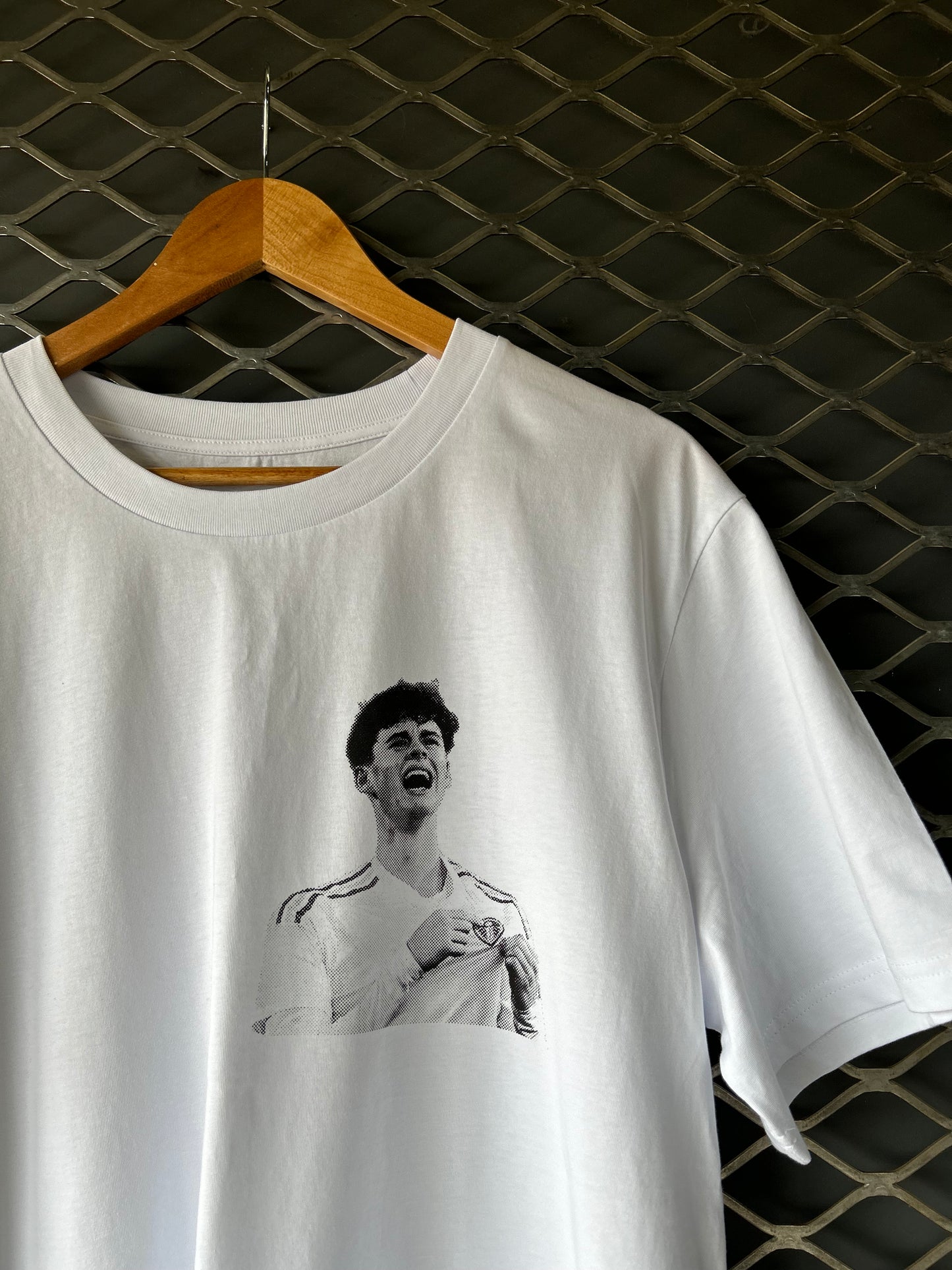 ‘I PREDICT A RIOT’ Archie Gray Icon White Oversize T-shirt